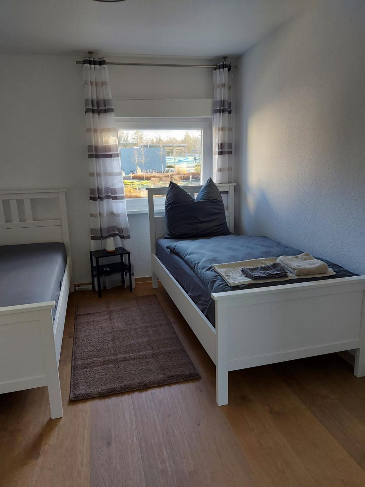 In 2 Min Fusslaeufig Zum Bahnhof, Phantasialand, Koeln, Koeln Messe, Eifel Apartment *