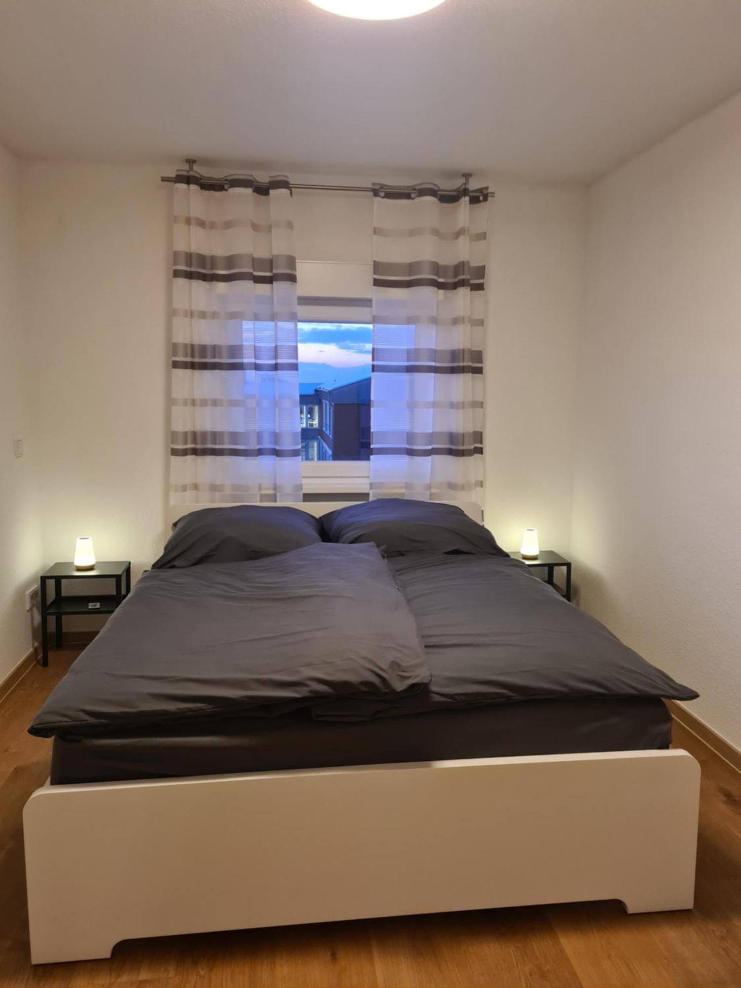 Apartment In 2 Min Fusslaeufig Zum Bahnhof, Phantasialand, Koeln, Koeln Messe, Eifel *